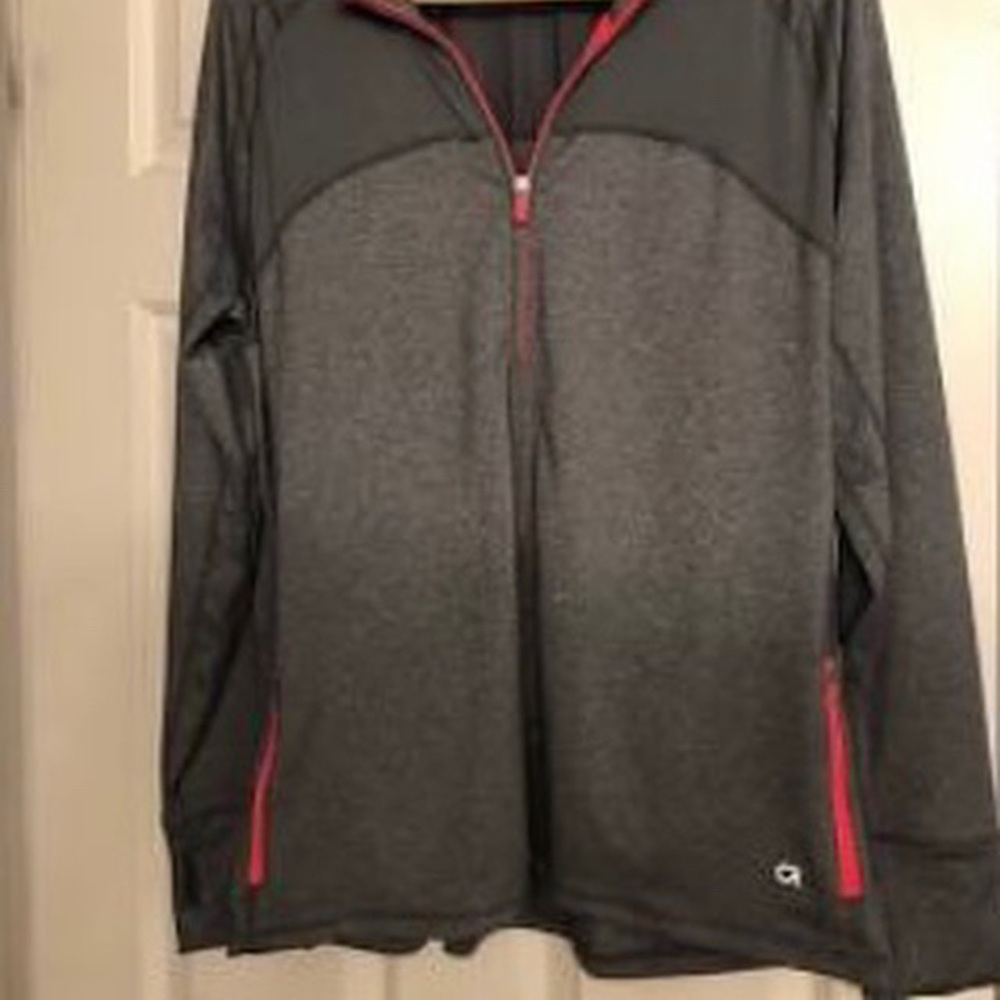 Gap fit workout jacket 
Size: XXL